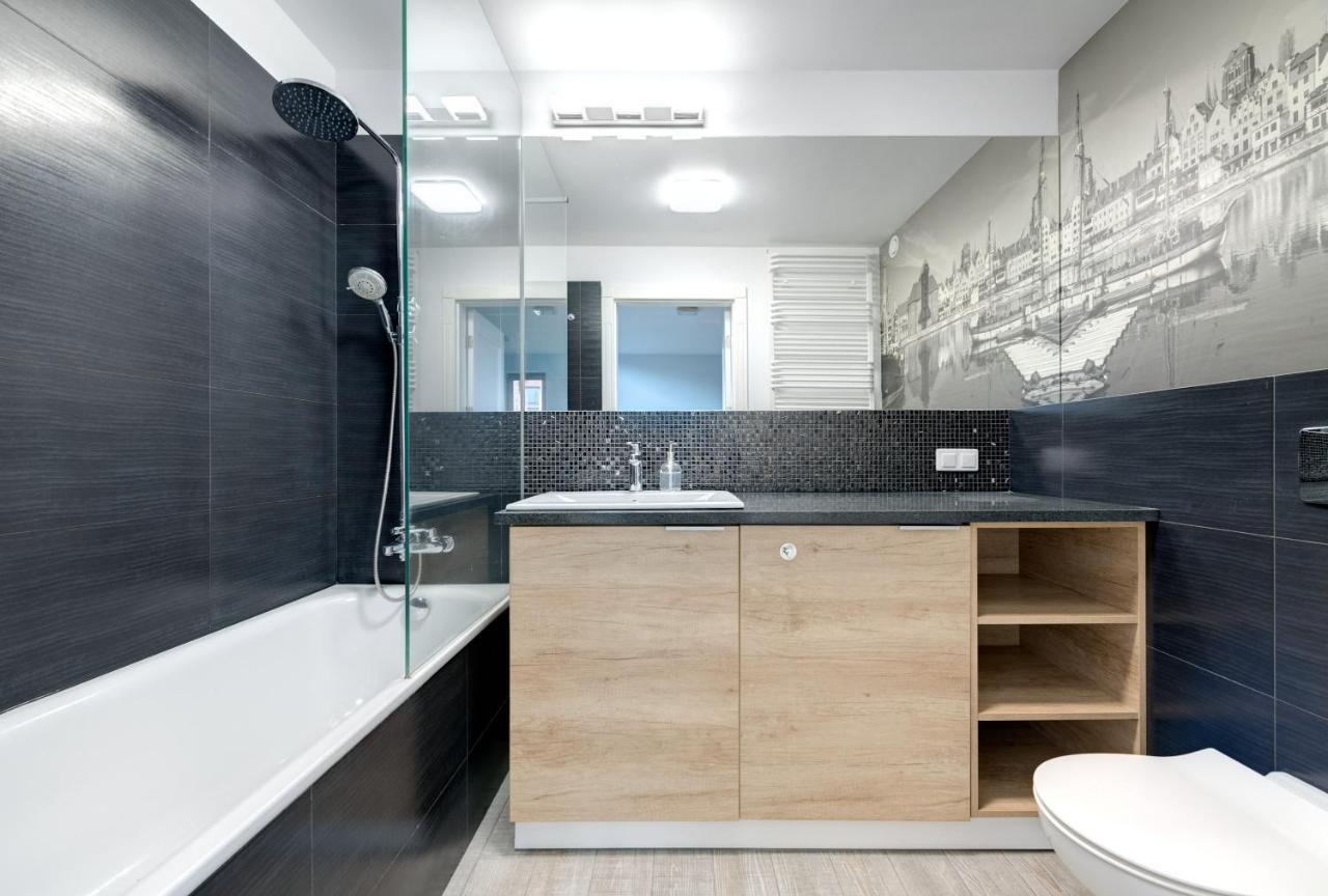 3 City Apartments - Waterlane Valhalla غدانسك المظهر الخارجي الصورة