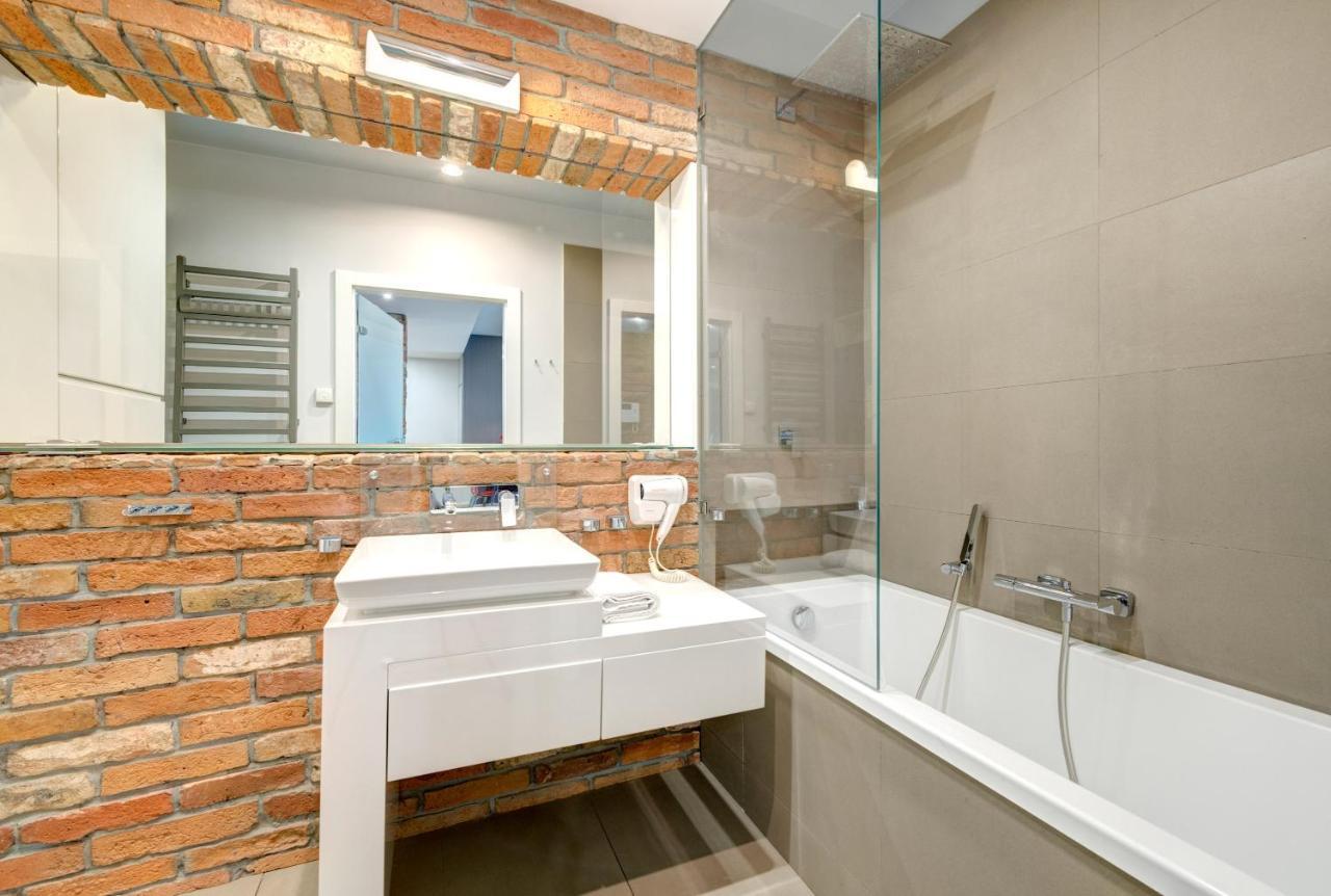 3 City Apartments - Waterlane Valhalla غدانسك المظهر الخارجي الصورة