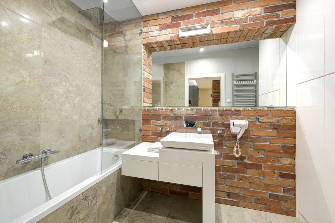 3 City Apartments - Waterlane Valhalla غدانسك المظهر الخارجي الصورة